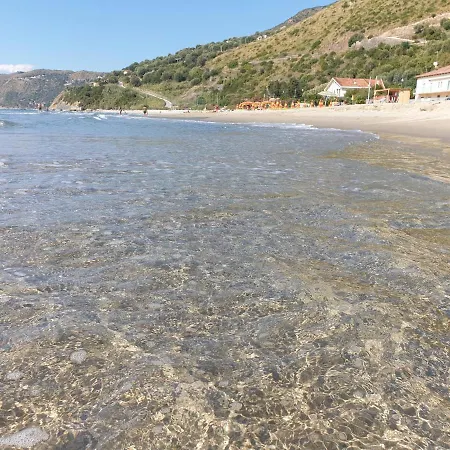 Petra Marina Maris *