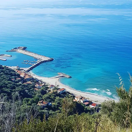 Petra Marina Maris *